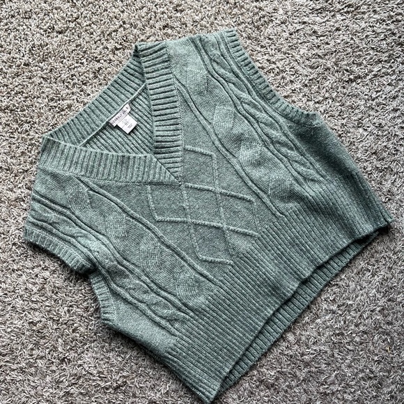 Sincerely Jules Green V-Neck Cable Knit Sweater - Picture 2 of 6